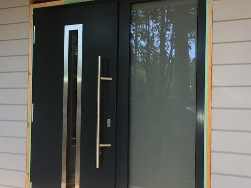 Дверь 700А с боковым элементом