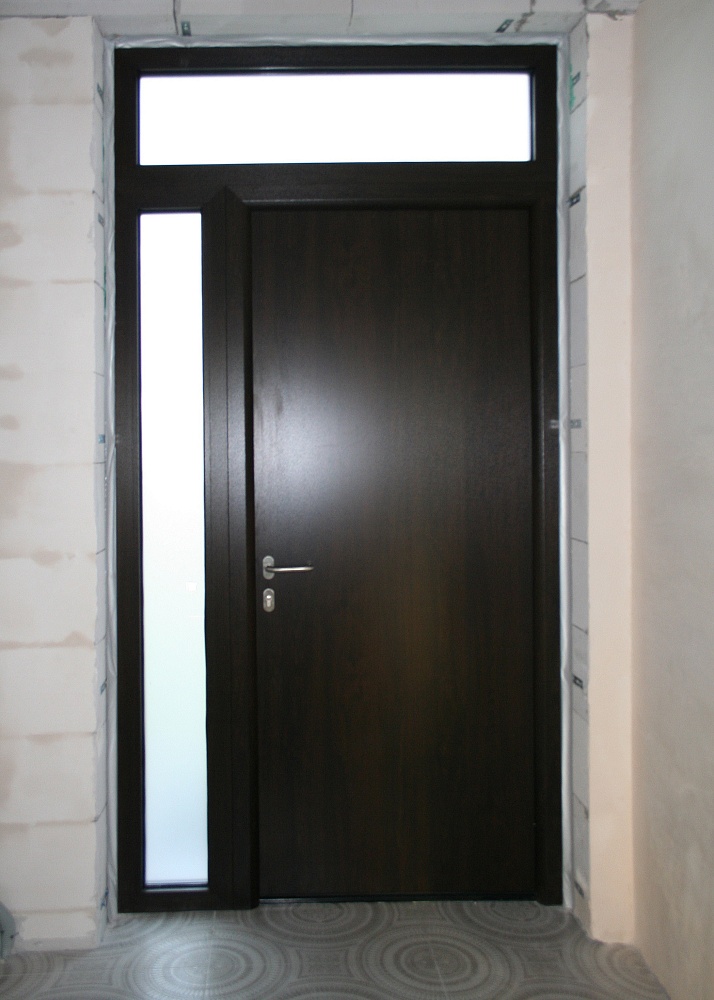 Входная дверь Thermo65 010 с боковым элементом